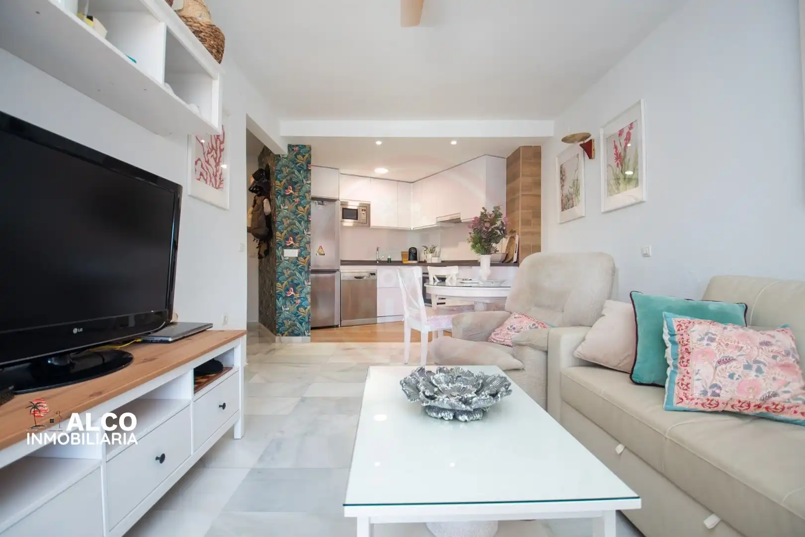 Sala de estar de Piso en venta en Torrox con Aire acondicionado, Terraza y Piscina