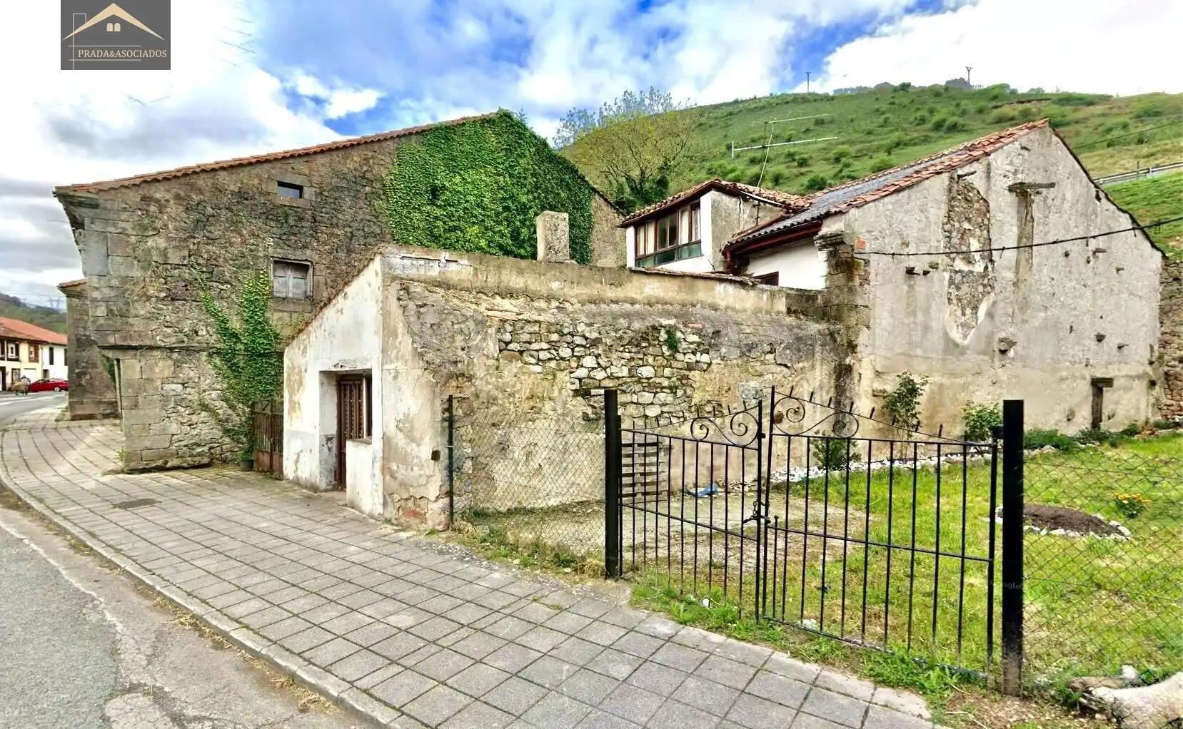 Vista exterior de Casa o xalet en venda en Santiurde de Reinosa