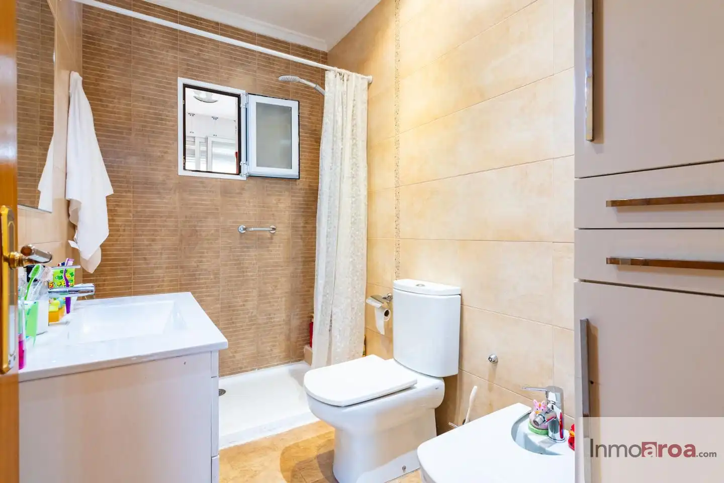 Baño de Piso en venta en L'Eliana con Calefacción y Balcón