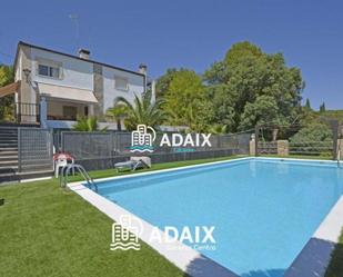 Jardí de Casa o xalet en venda en Cáceres Capital amb Aire condicionat, Terrassa i Piscina