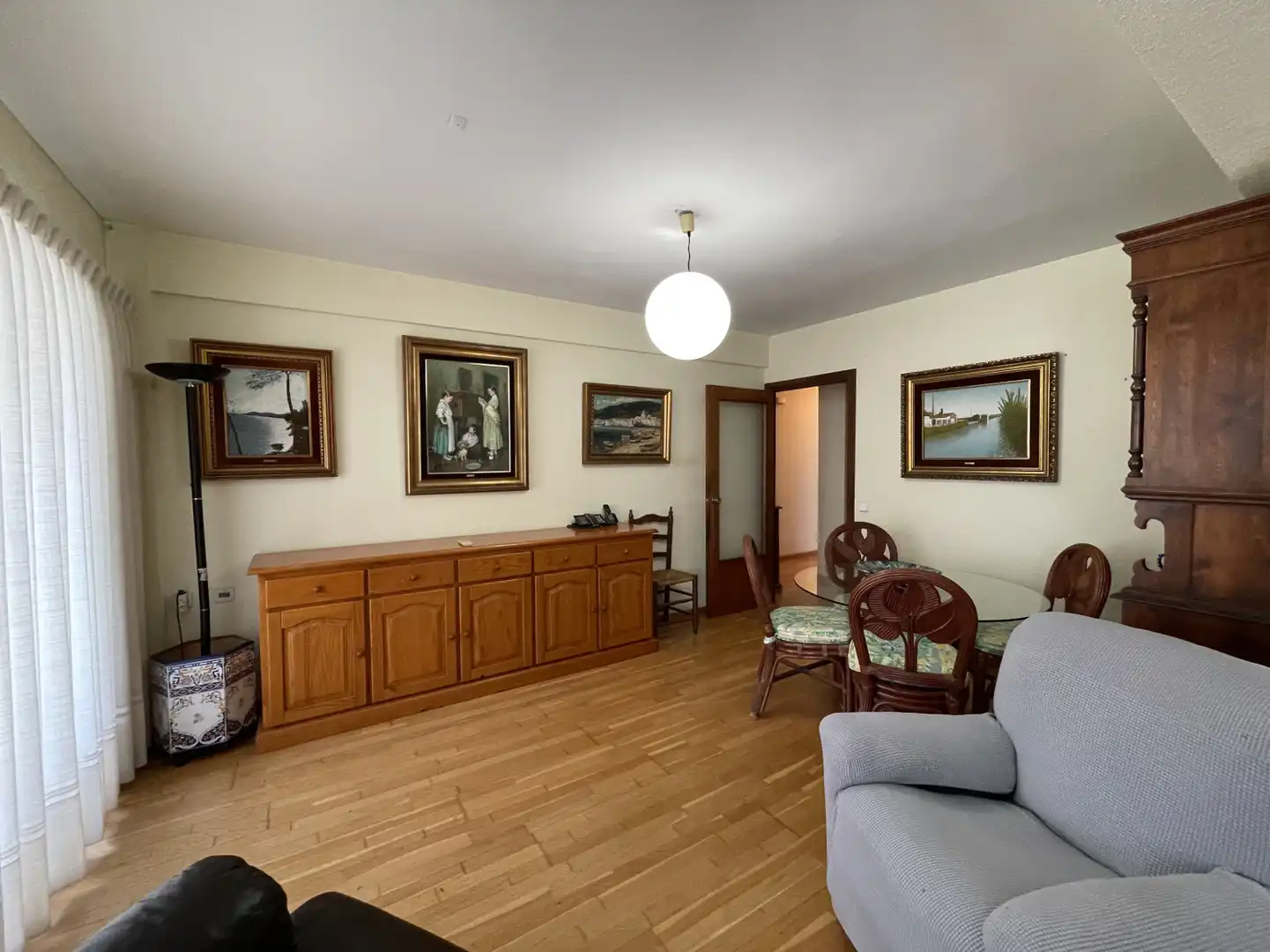 Sala d'estar de Pis en venda en Valencia amb Aire condicionat i Balcó