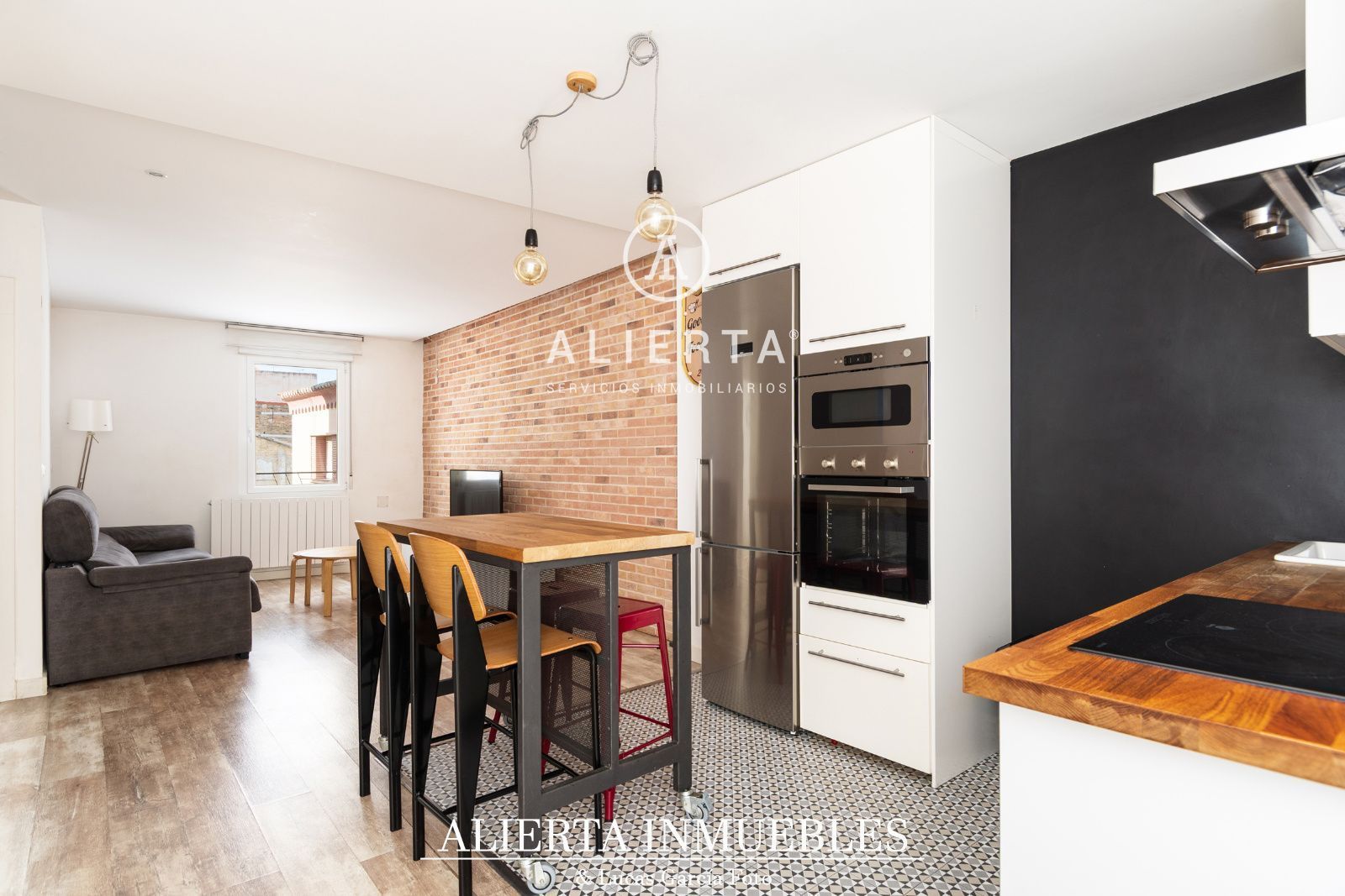 Kitchen of Flat for sale in  Zaragoza Capital  with Air Conditioner, Heating and Terrace