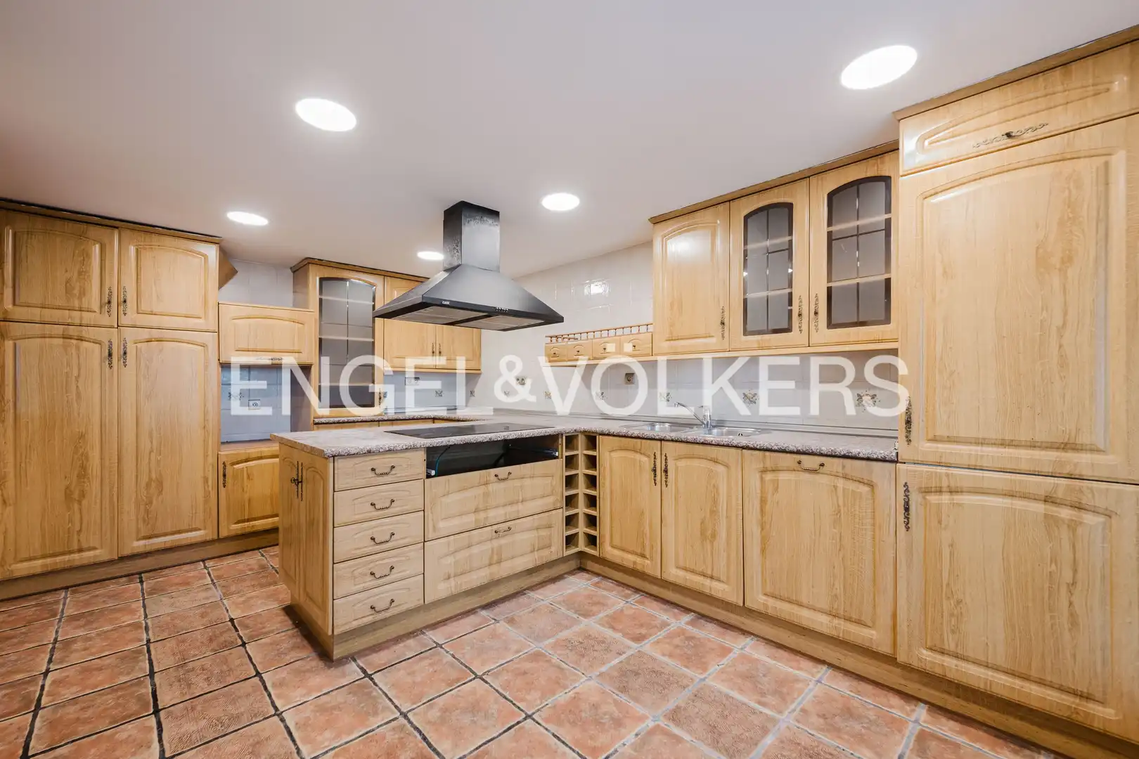 Cocina de Finca rústica en venta en Hendaye con Aire acondicionado, Calefacción y Jardín privado