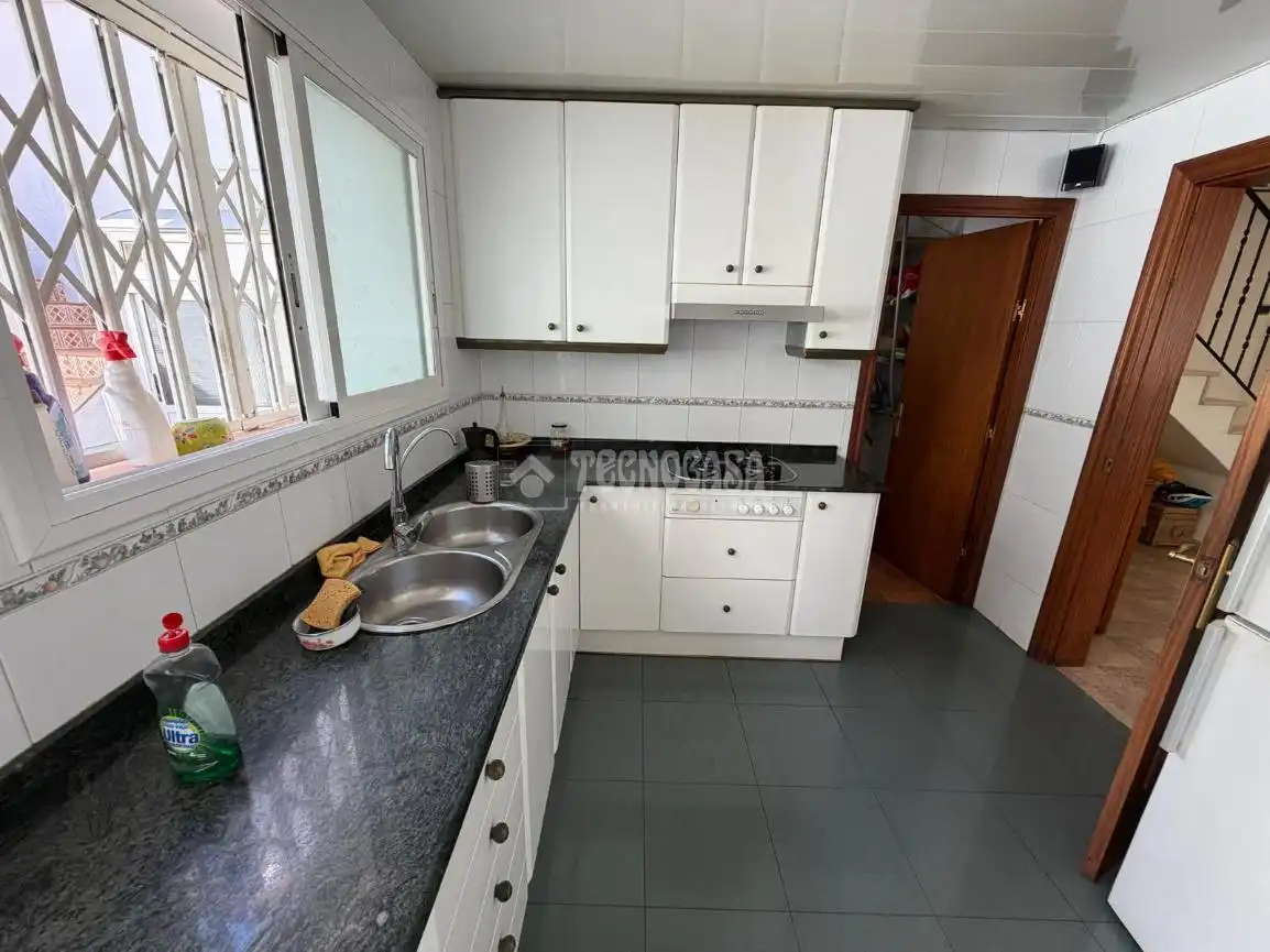 Cuina de Casa o xalet en venda en Castelldefels amb Aire condicionat, Calefacció i Terrassa