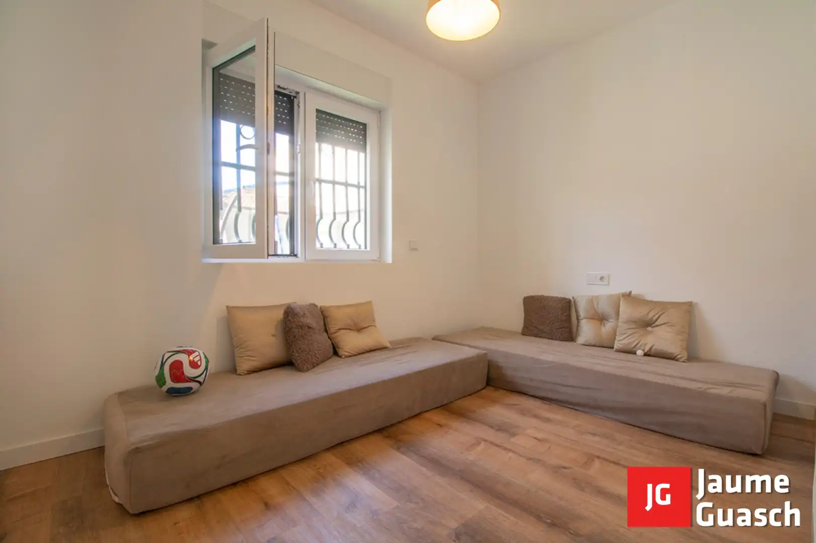 Living room of Detached homes for sale in La Pobla de Montornès    with Heating, Private garden and Parquet flooring