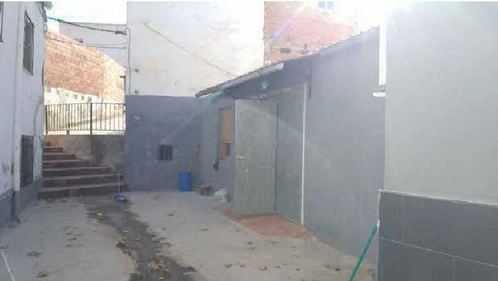 Vista exterior de Residencial en venda en Linares