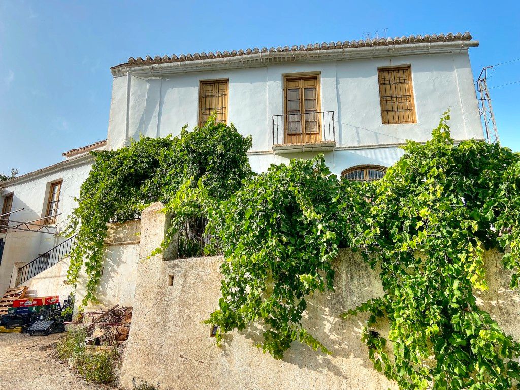 Vista exterior de Finca rústica en venda en Riogordo amb Traster