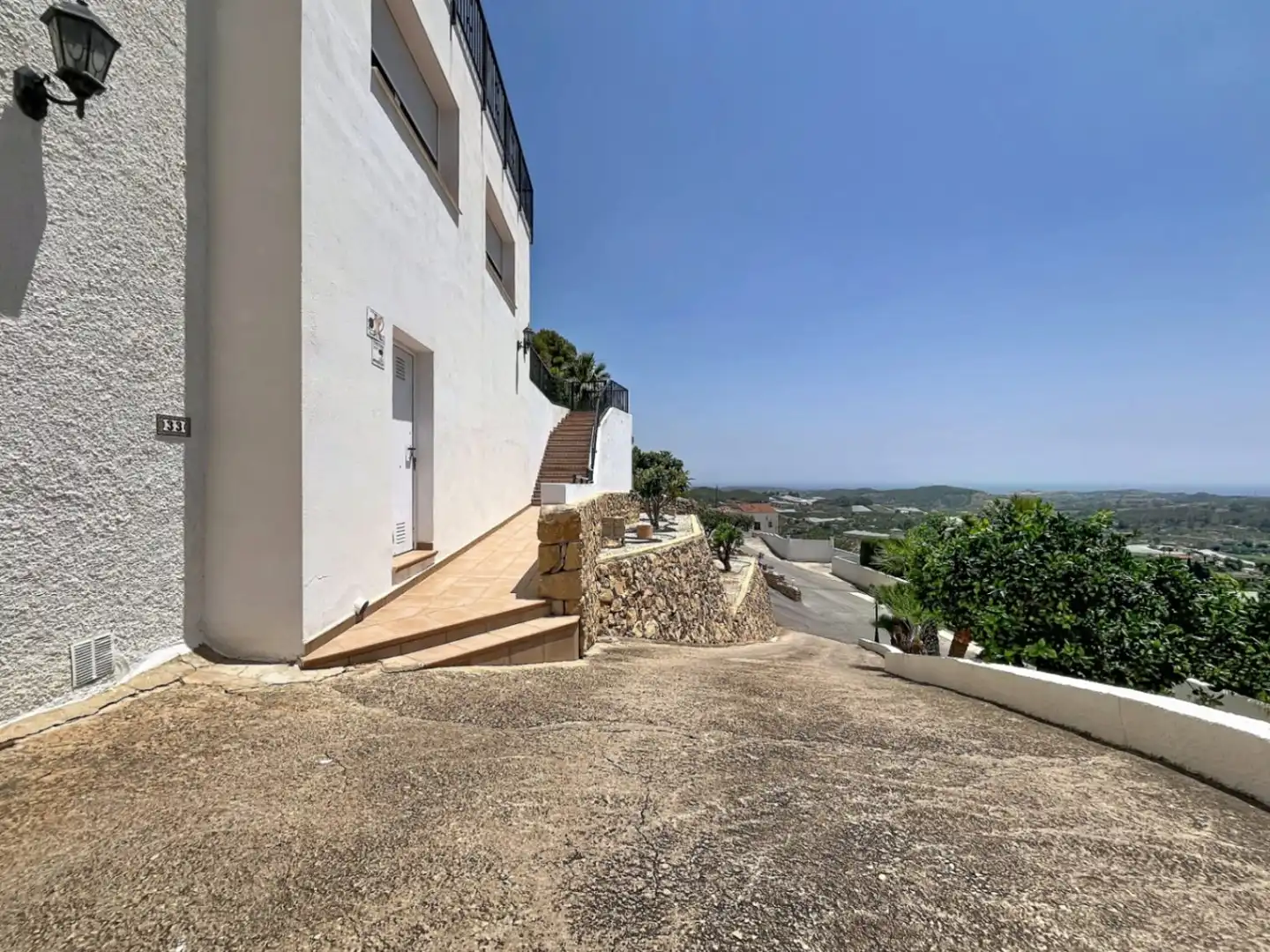 Vista exterior de Casa o xalet en venda en Callosa d'en Sarrià amb Aire condicionat, Jardí privat i Terrassa