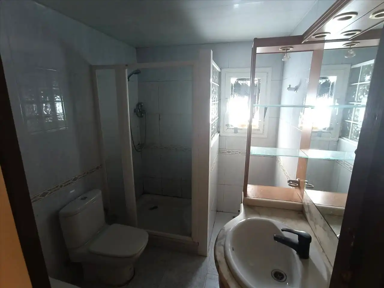 Baño de Casa o chalet en venta en Castellví de Rosanes con Jardín privado, Terraza y Piscina