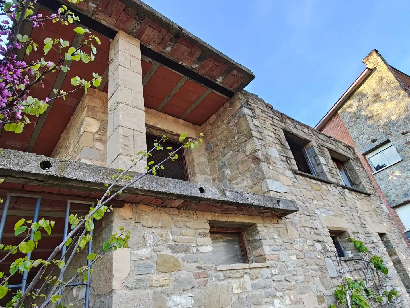 Außenansicht von Haus oder Chalet zum Verkauf in Monistrol de Calders mit Heizung, Privatgarten und Terrasse