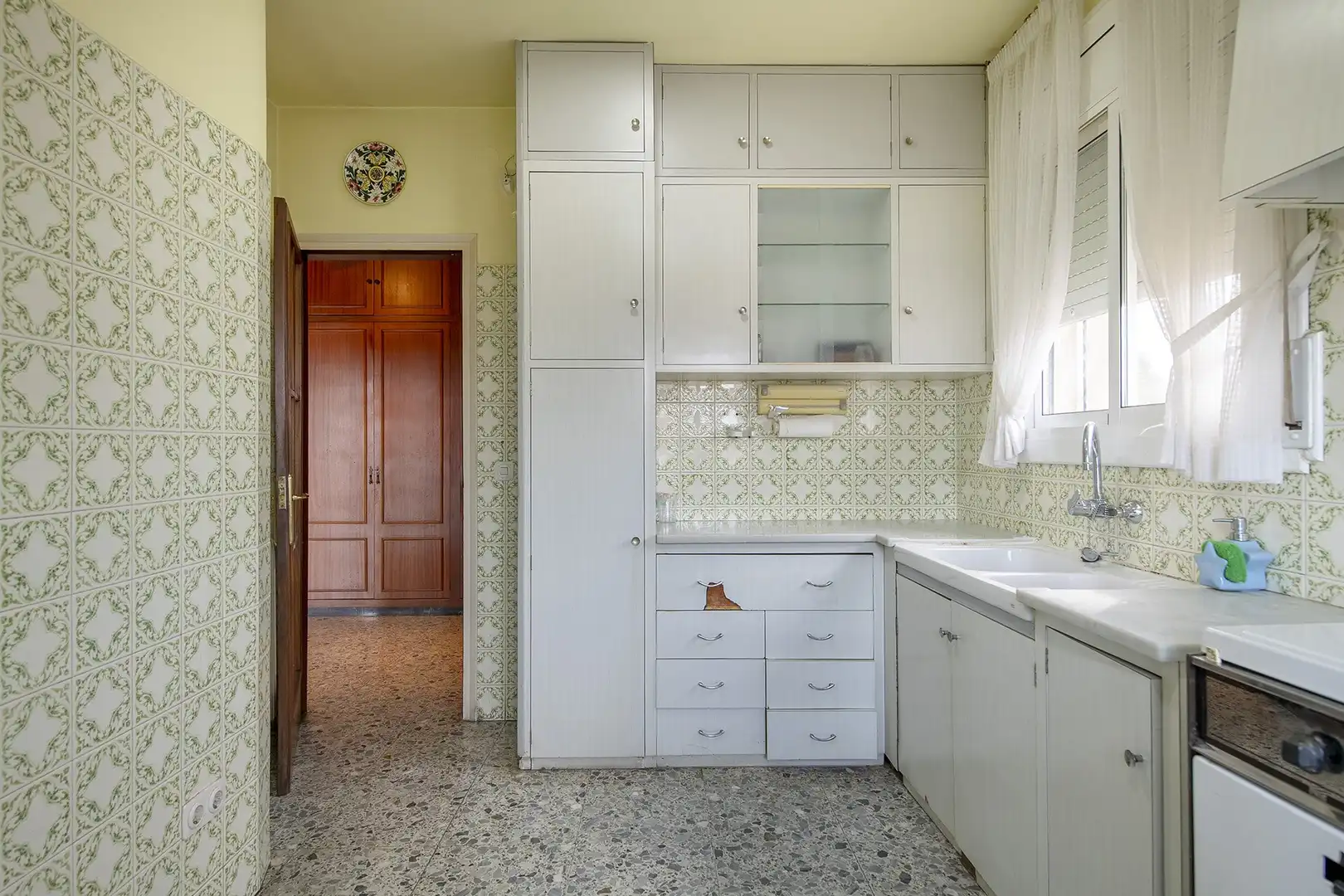 Küche von Einfamilien-Reihenhaus zum Verkauf in Banyoles mit Klimaanlage, Heizung und Terrasse