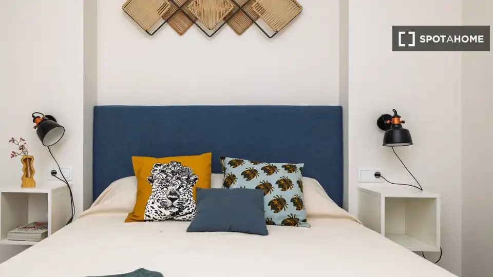Bedroom of Flat for rent in Valencia  with Air Conditioner, Heating and Furnished
