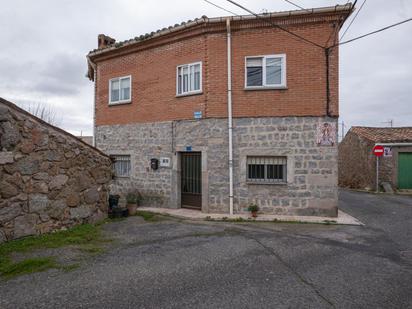 Vista exterior de Casa o xalet en venda en Ávila Capital amb Traster