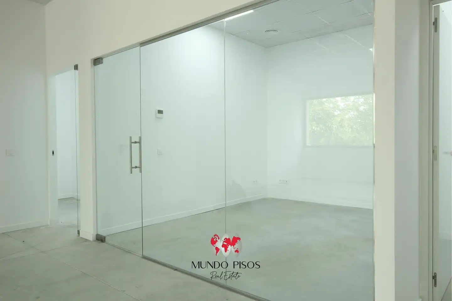 Local comercial en venda a Llevant, imagen 7