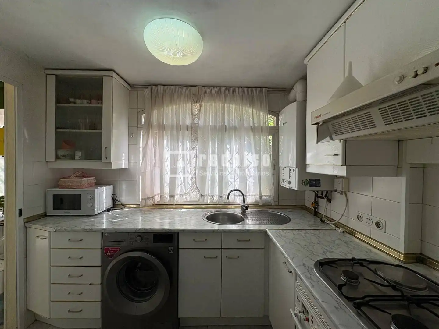Cocina de Piso en venta en Madrid con Calefacción, Jardín privado y Terraza