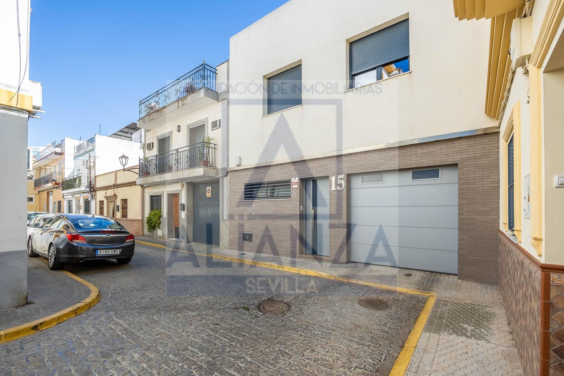 Exterior view of Single-family semi-detached for sale in Camas  with Air Conditioner and Private garden