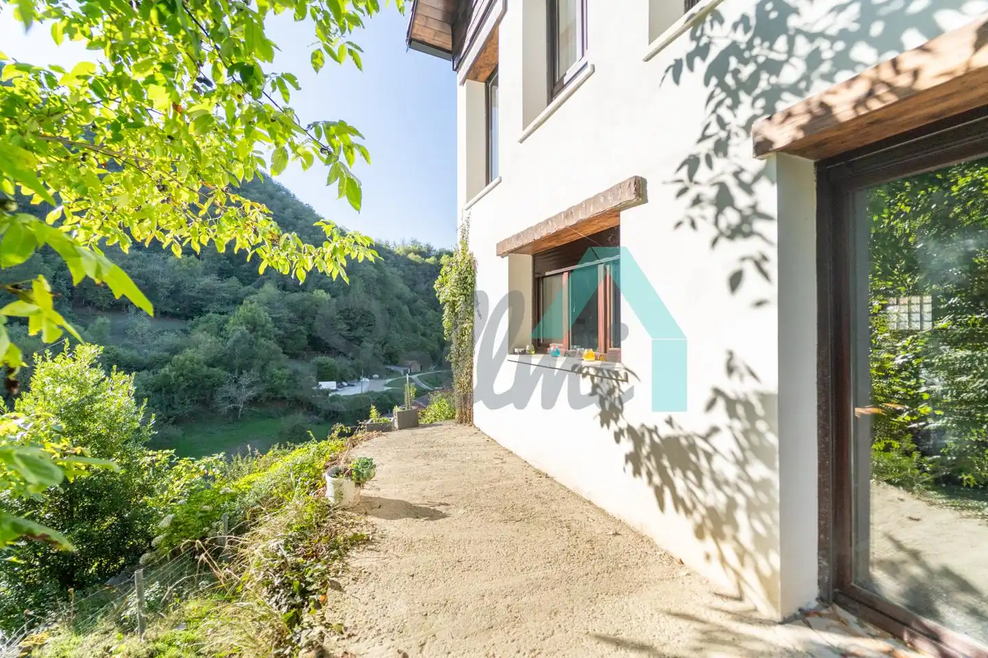 Vista exterior de Casa o chalet de alquiler en Mieres (Asturias) con Calefacción, Terraza y Amueblado