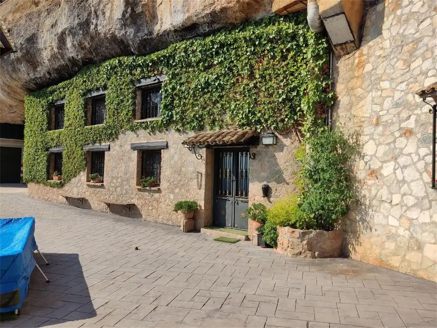 Vista exterior de Finca rústica en venda en Castellfollit del Boix amb Aire condicionat, Parquet i Traster