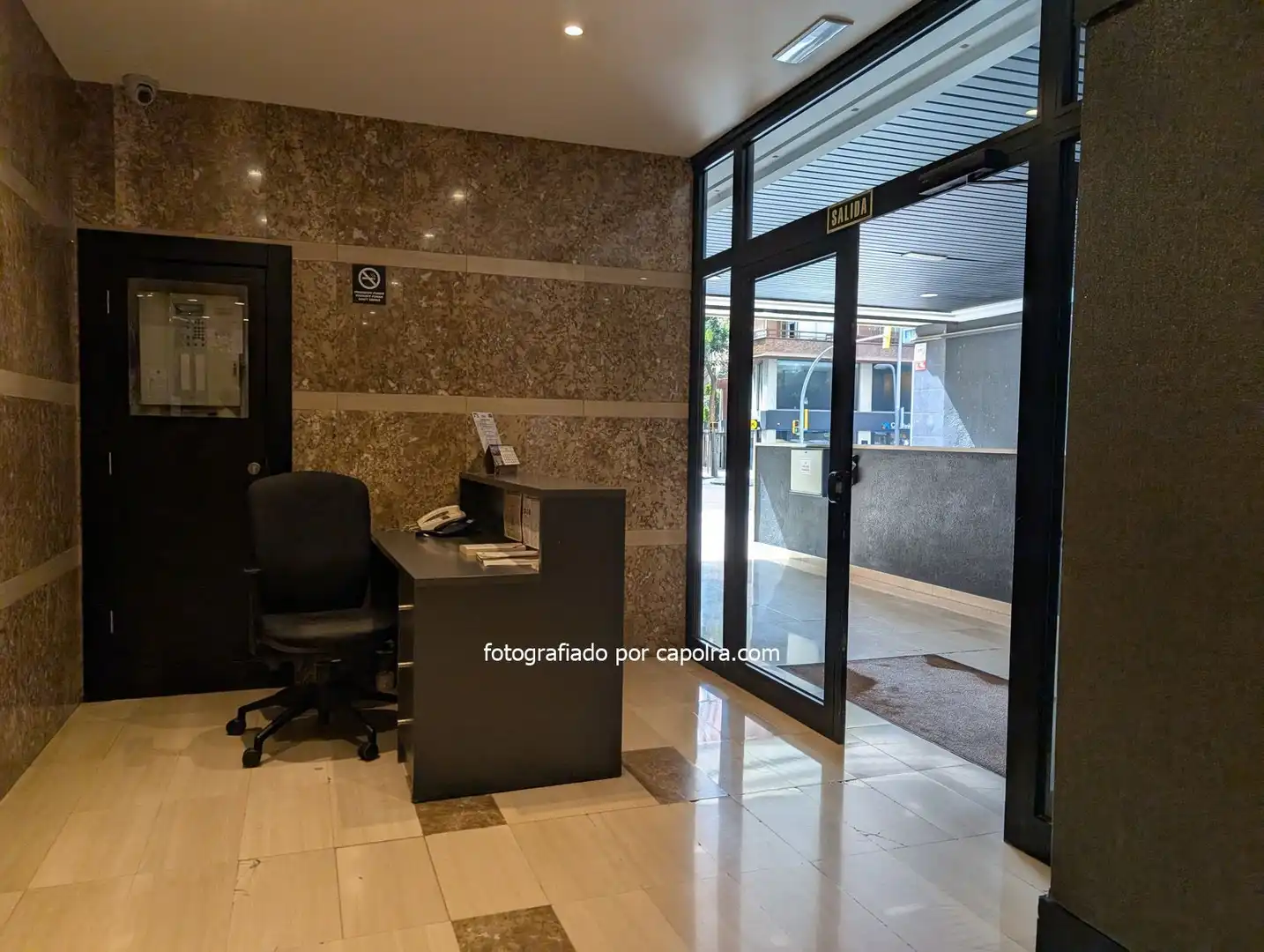 Büro zur Miete in Barcelona mit Klimaanlage, Heizung und Terrasse