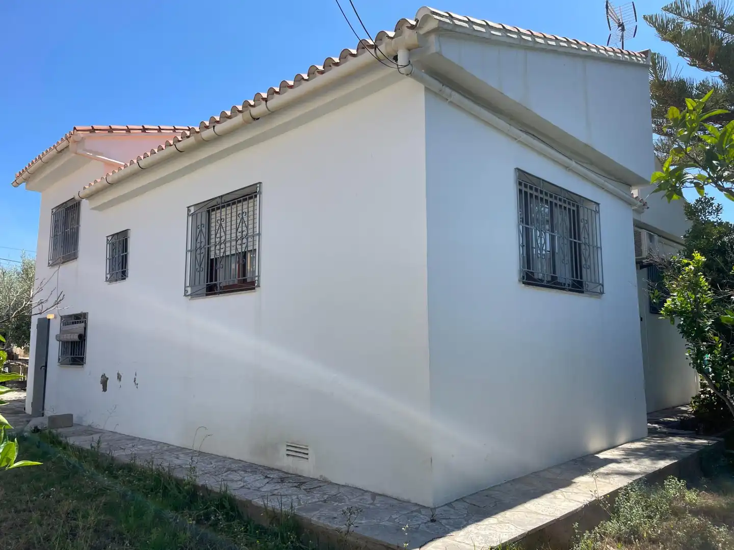 Vista exterior de Casa o xalet en venda en Vinaròs amb Calefacció, Jardí privat i Terrassa