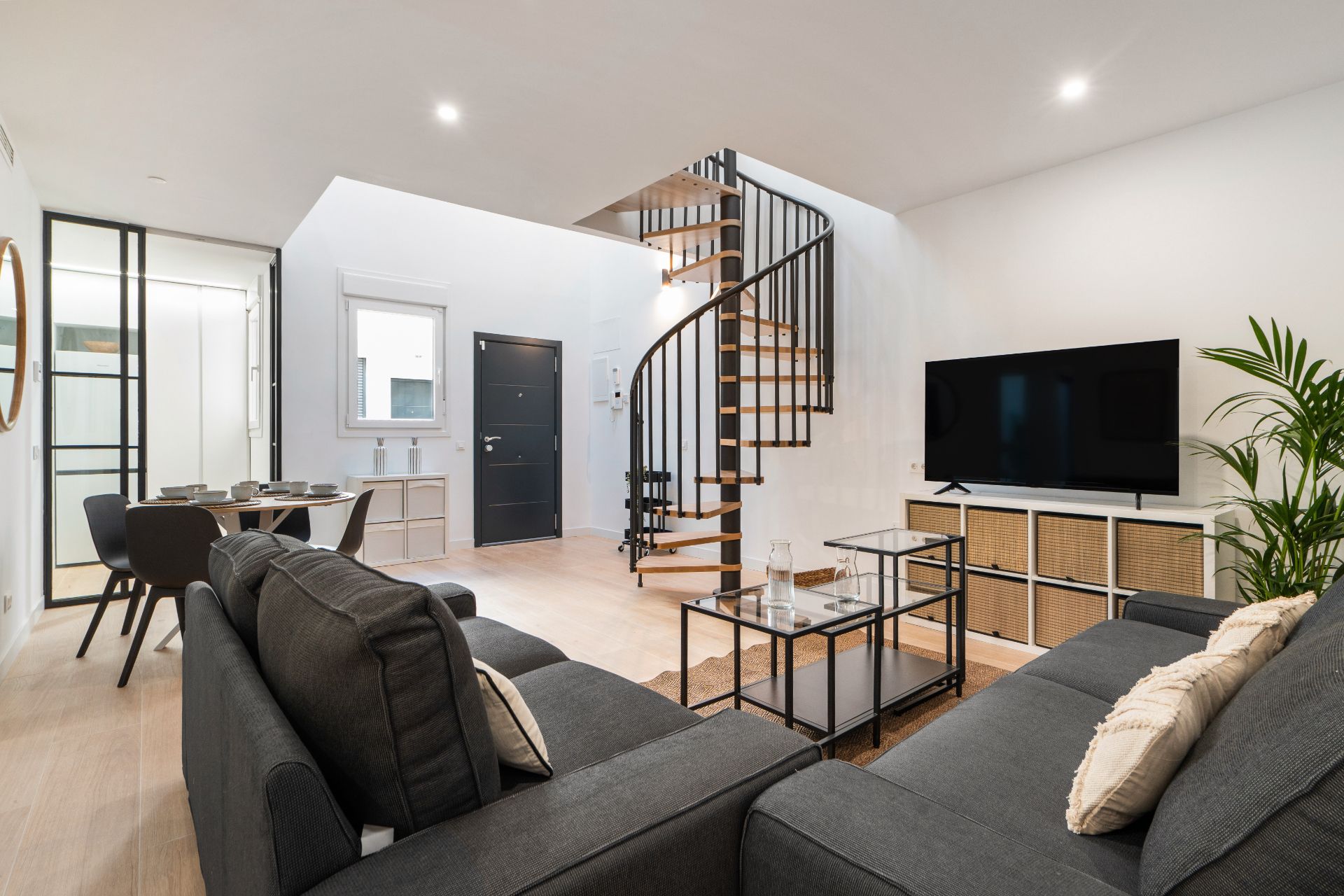 Living room of House or chalet to rent in  Madrid Capital  with Air Conditioner, Heating and Terrace