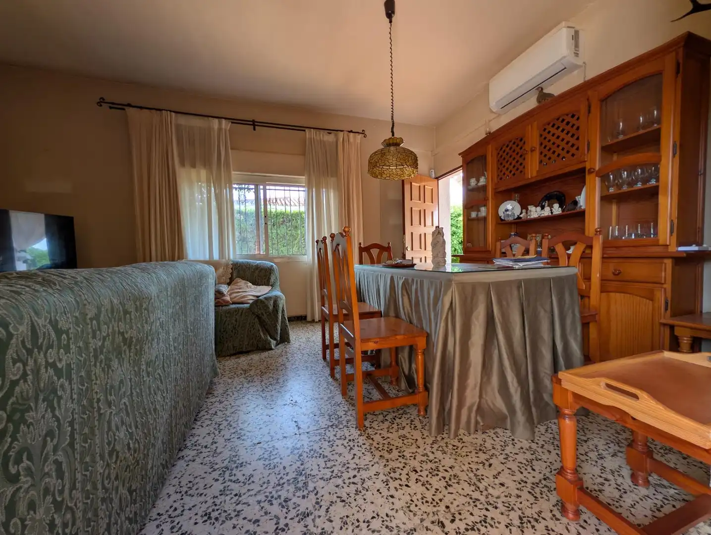 Detached house with pool for sale in Sanlúcar la Mayor, imagen 6