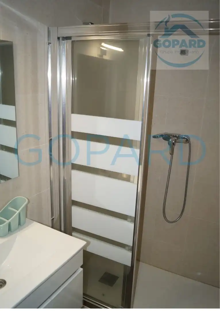 Bany de Dúplex de lloguer en Villanueva de la Cañada amb Aire condicionat, Calefacció i Moblat