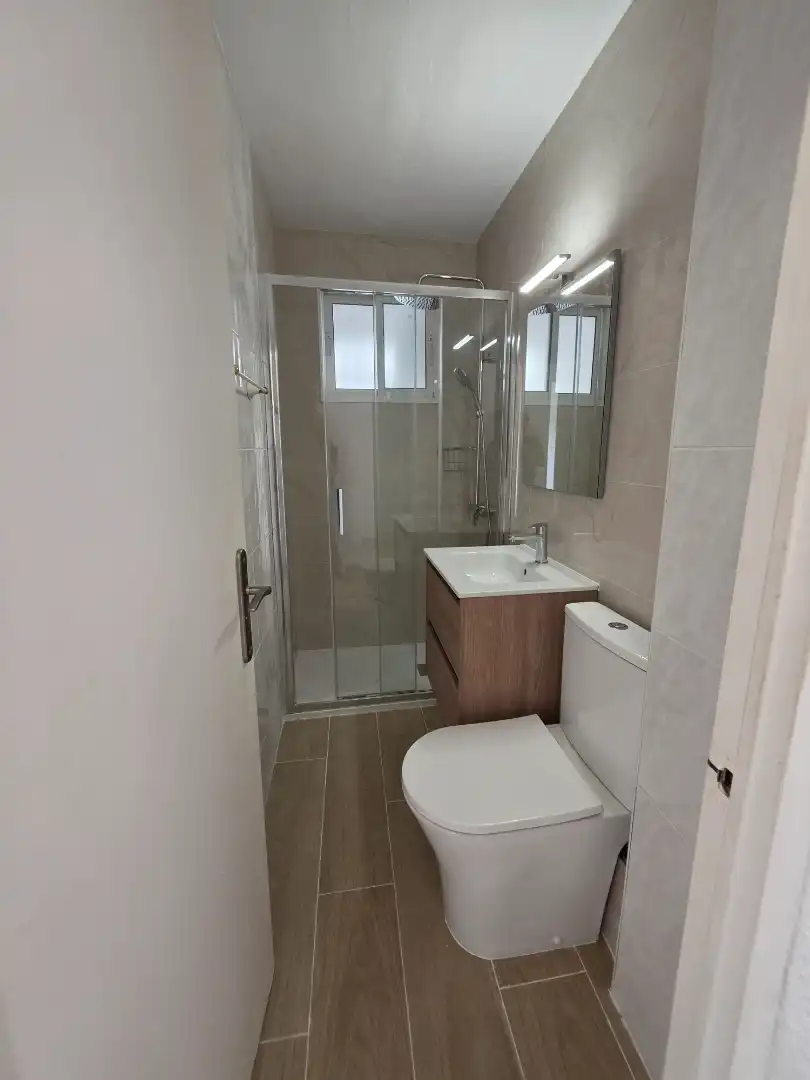 Baño de Piso de alquiler en Málaga con Balcón