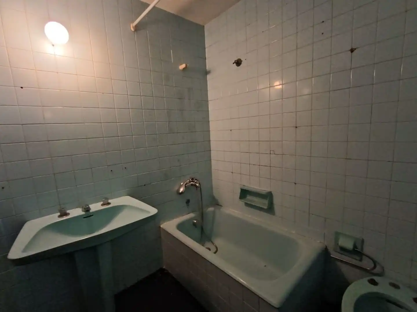 Bathroom of Flat for sale in Oviedo   with Heating, Terrace and Storage room
