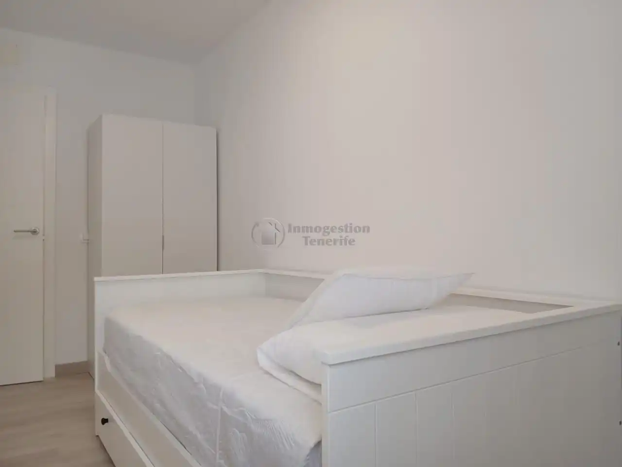 Habitación de Piso de alquiler en Arona con Amueblado, Balcón y Internet