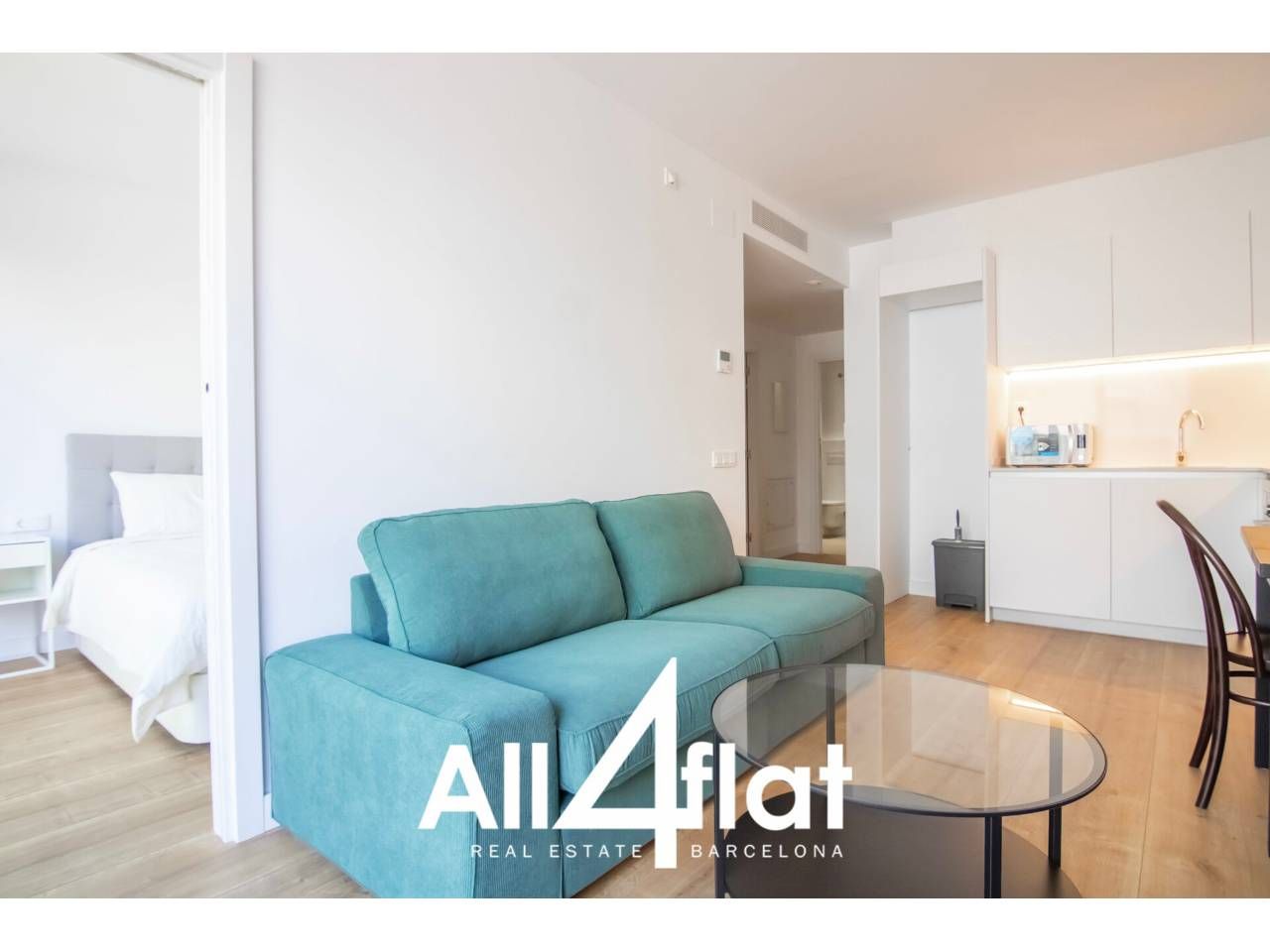 Bedroom of Flat to rent in  Barcelona Capital  with Air Conditioner, Parquet flooring and Balcony