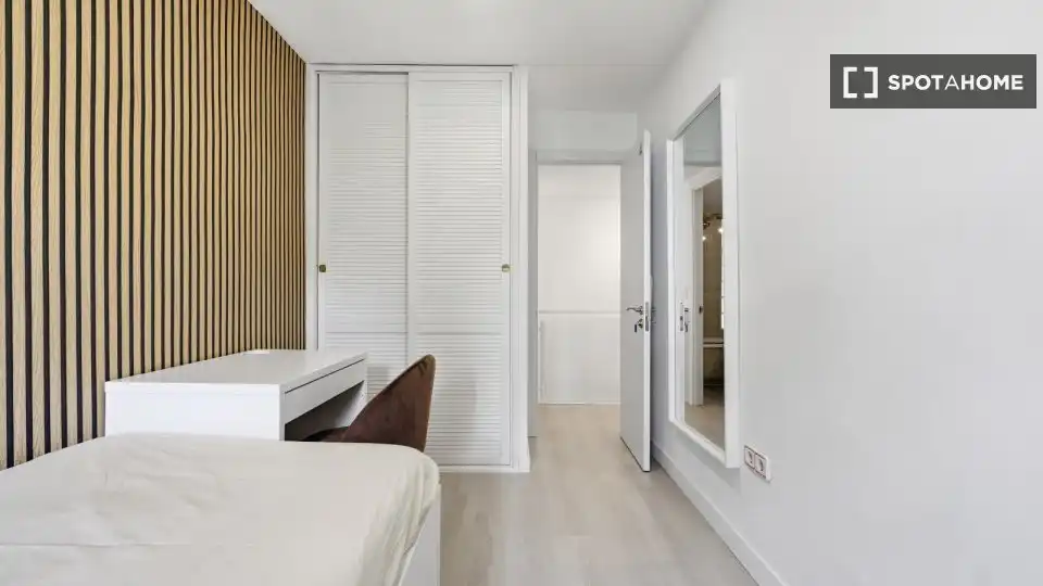 Room in Tres Olivos - Valverde
