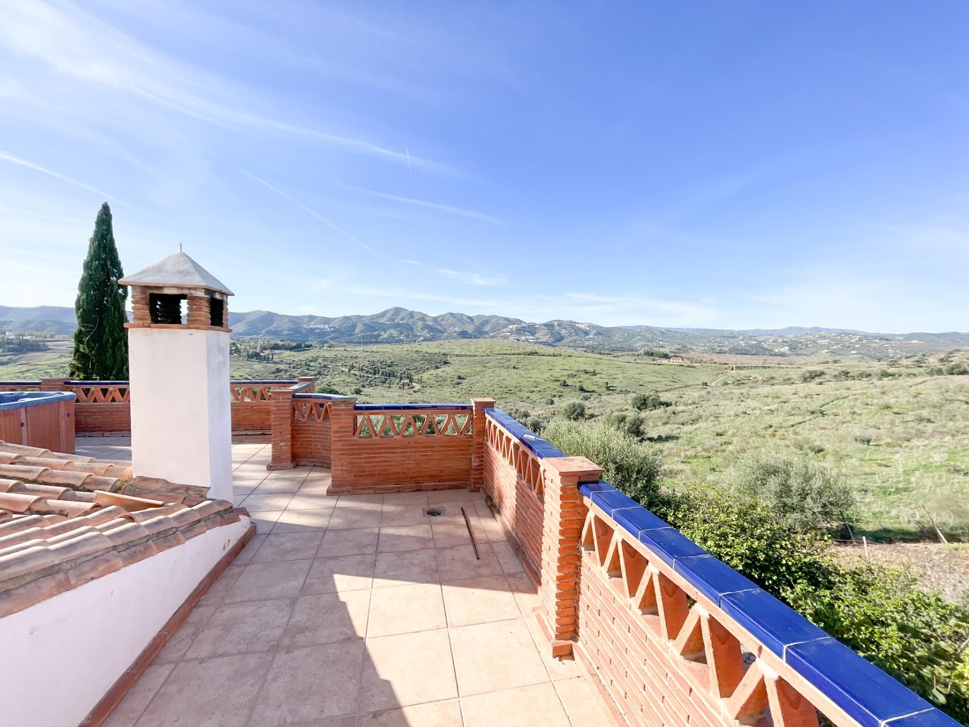 Terrace of House or chalet for sale in Viñuela  with Air Conditioner, Heating and Private garden