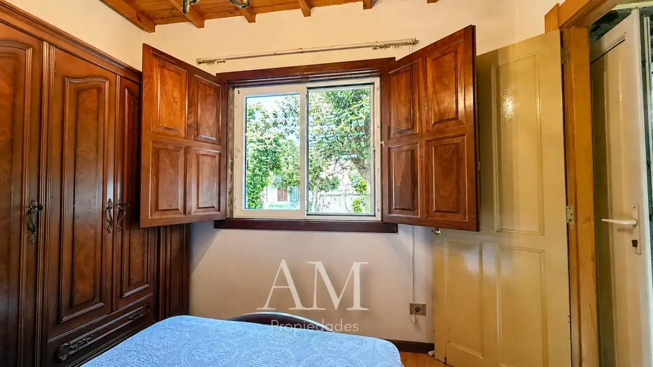 Habitación de Casa adosada en venta en Vigo  con Calefacción, Jardín privado y Trastero