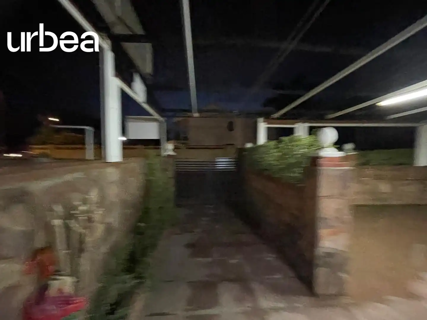 Vista exterior de Local en venda en Vélez-Málaga amb Aire condicionat i Terrassa