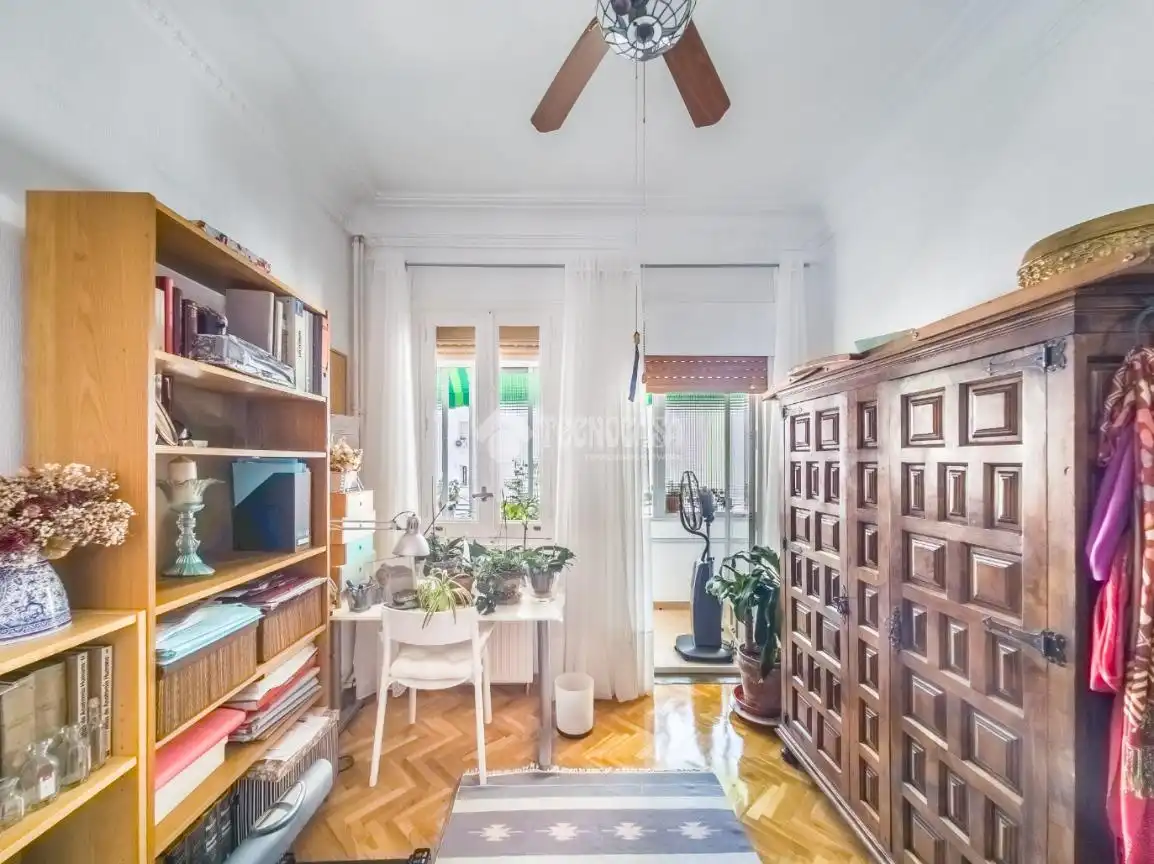 Schlafzimmer von Wohnung zum Verkauf in Madrid mit Klimaanlage, Heizung und Terrasse