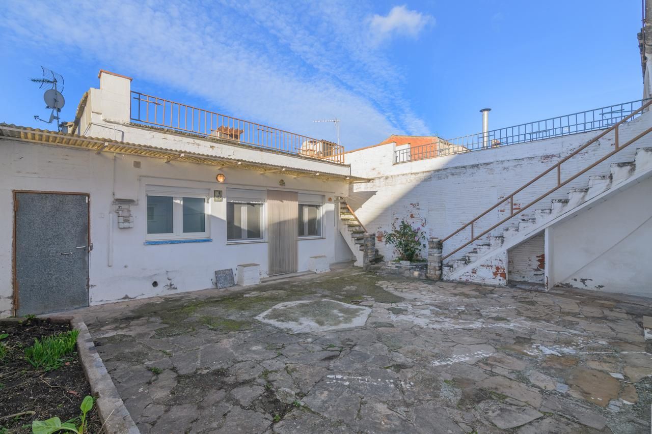 Exterior view of Single-family semi-detached for sale in Sant Vicenç de Castellet  with Heating