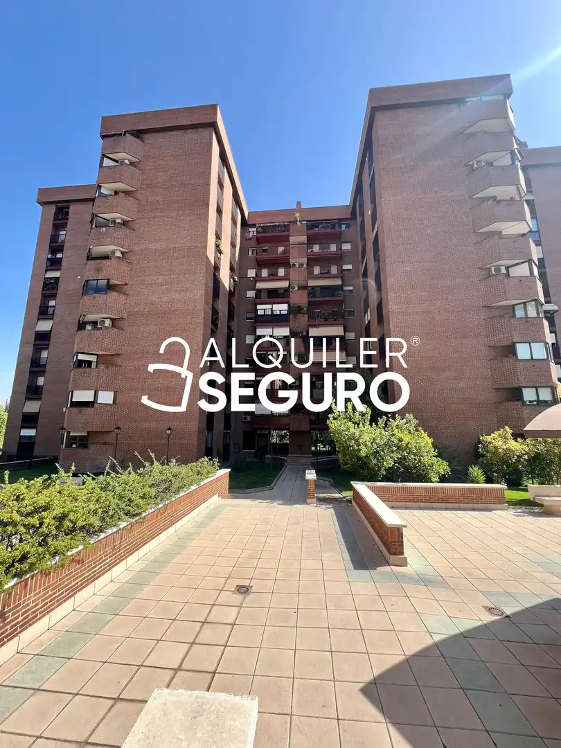 Exterior view of Flat for rent in Madrid  with Air Conditioner, Heating and Terrace