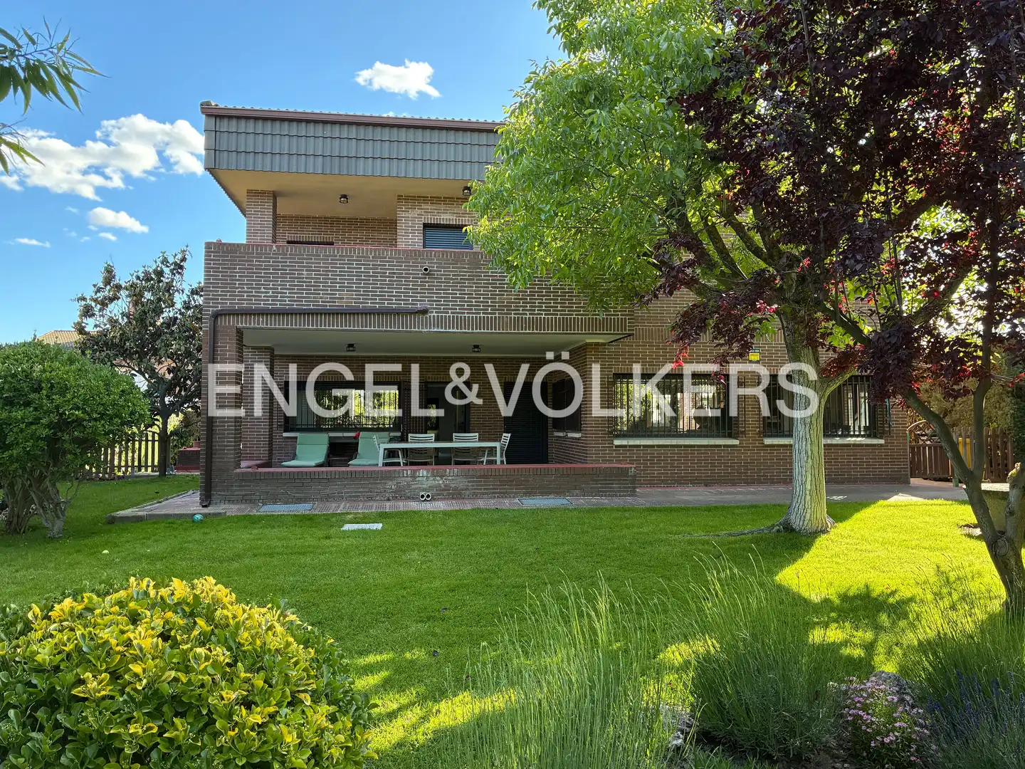 Exterior view of Houses for rent in Pozuelo de Alarcón  with Heating, Private garden and Terrace