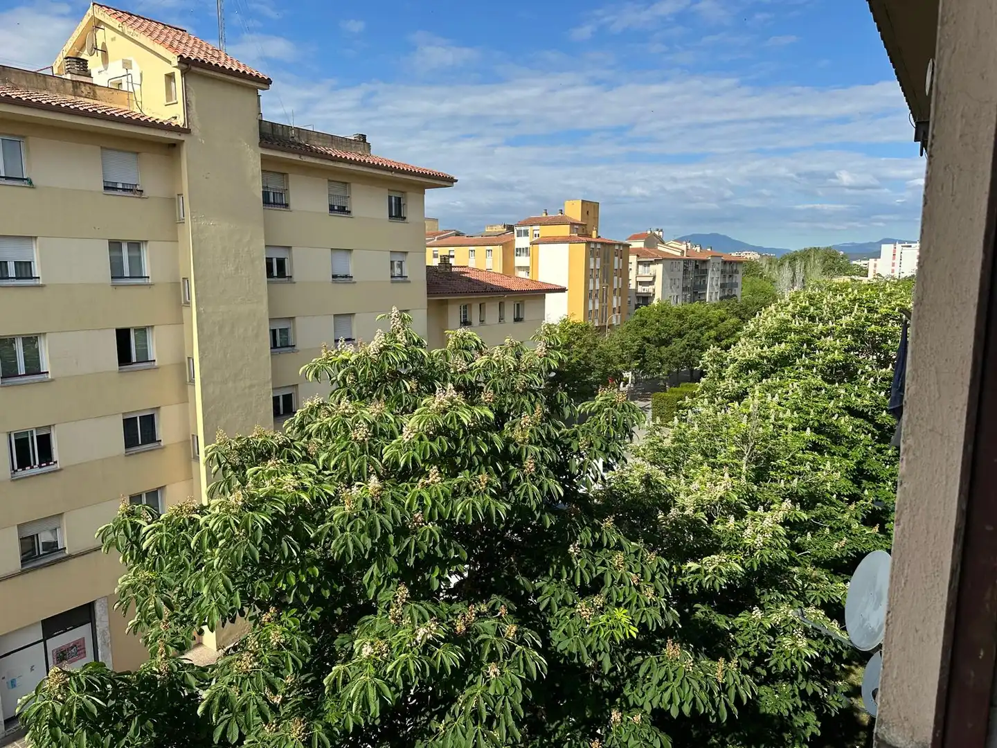 Vista exterior de Piso en venta en Girona con Terraza, Amueblado y Horno