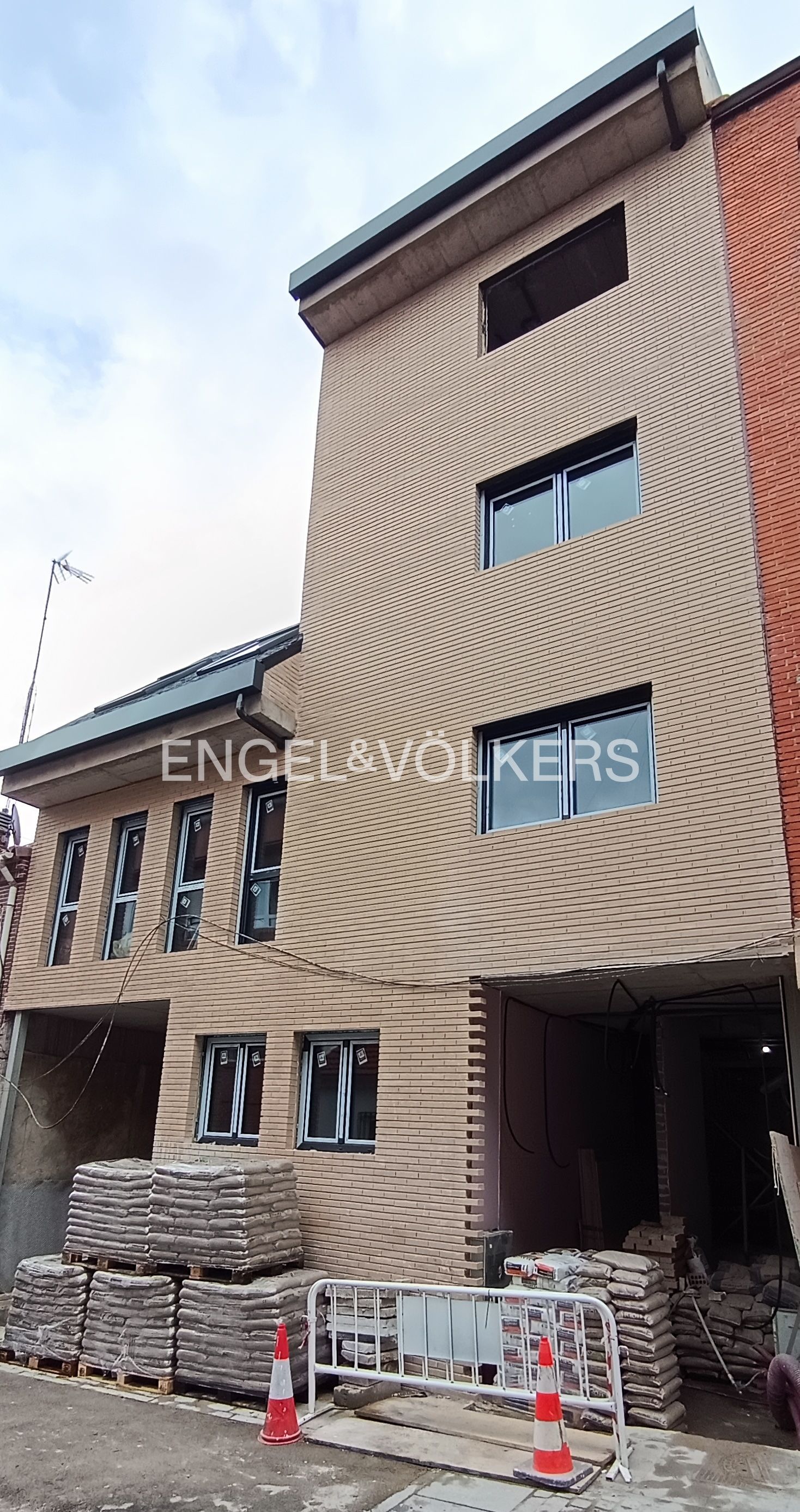 Vista exterior de Dúplex en venta en Las Rozas de Madrid con Aire acondicionado, Calefacción y Terraza