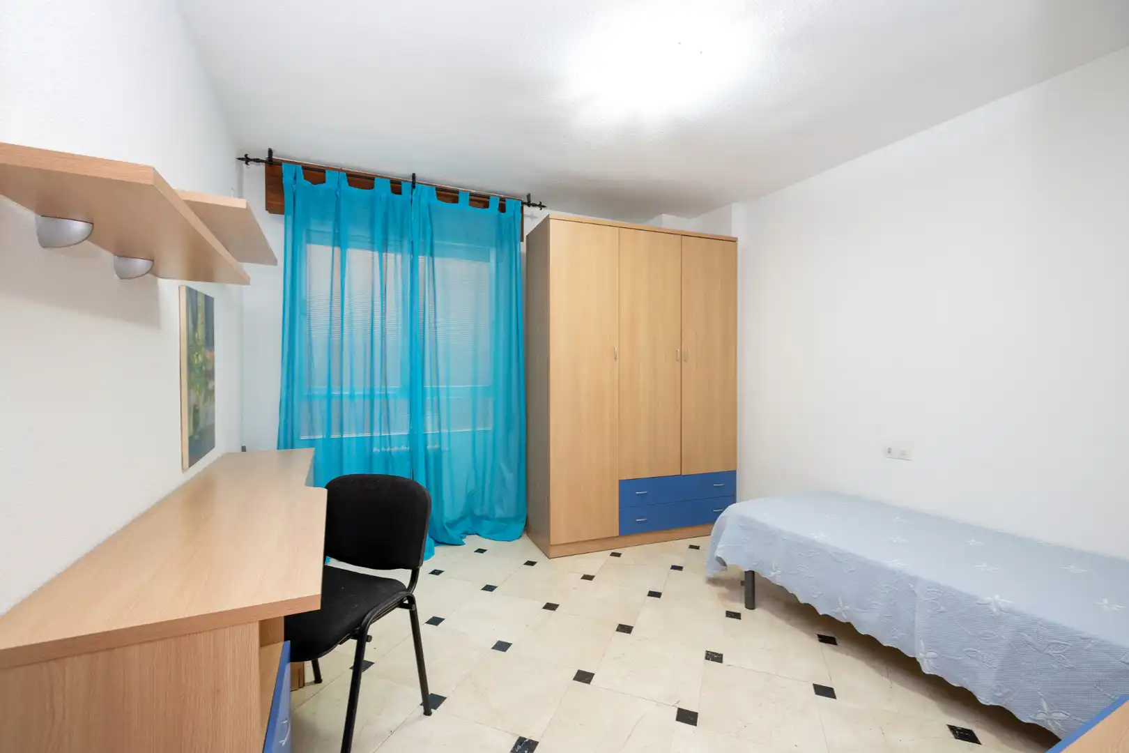 Schlafzimmer von Wohnung zur Miete in Granada mit Heizung, Möbliert und Ofen
