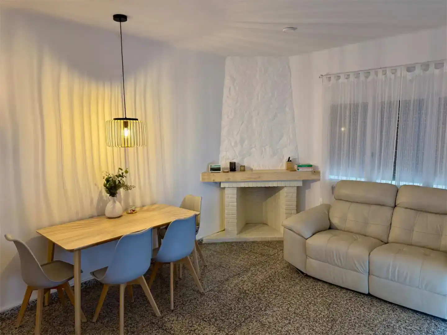 Sala de estar de Piso para compartir en Montornés - Las Palmas - El Refugio