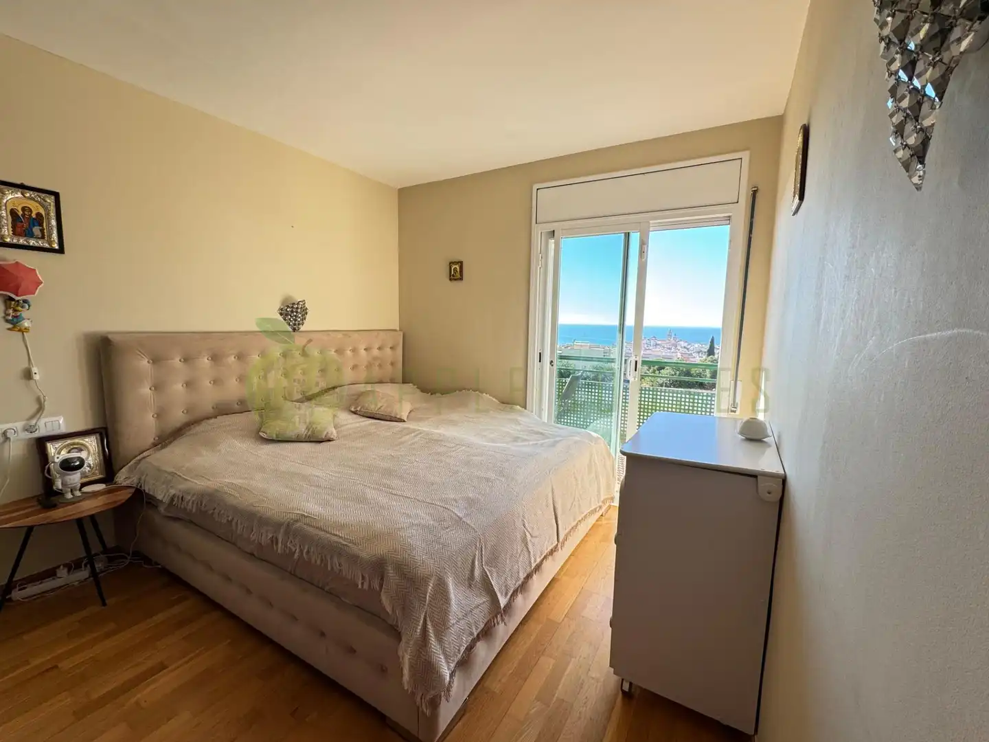 Habitación de Dúplex en venta en Sitges con Aire acondicionado, Calefacción y Jardín privado