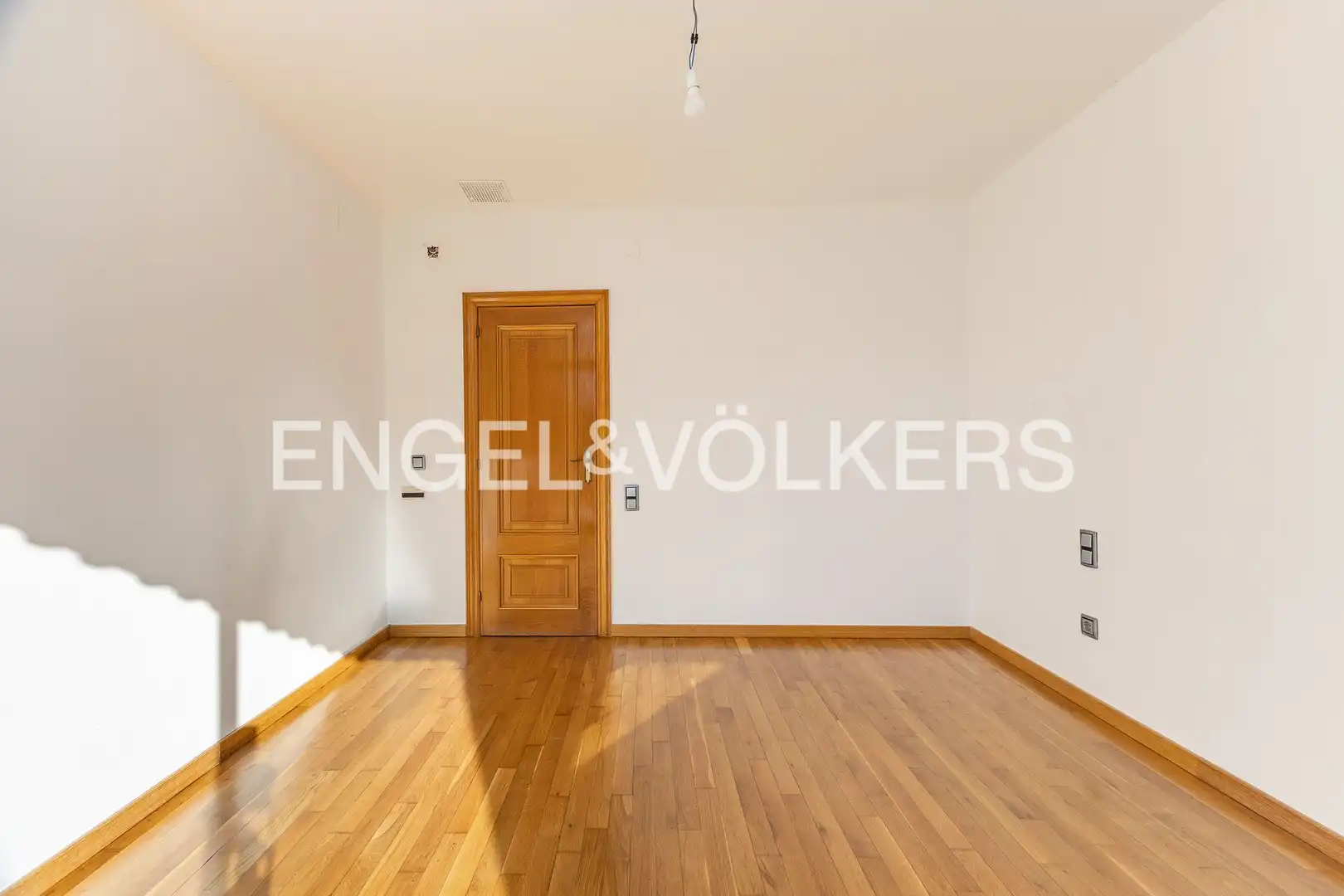 Casa o chalet de alquiler en Sant Cugat del Vallès con Calefacción, Jardín privado y Parquet