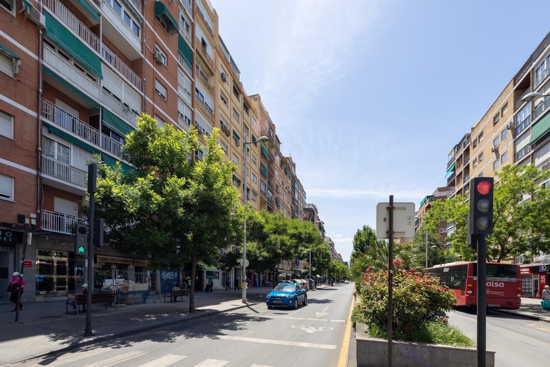 Vista exterior de Pis en venda en  Granada Capital