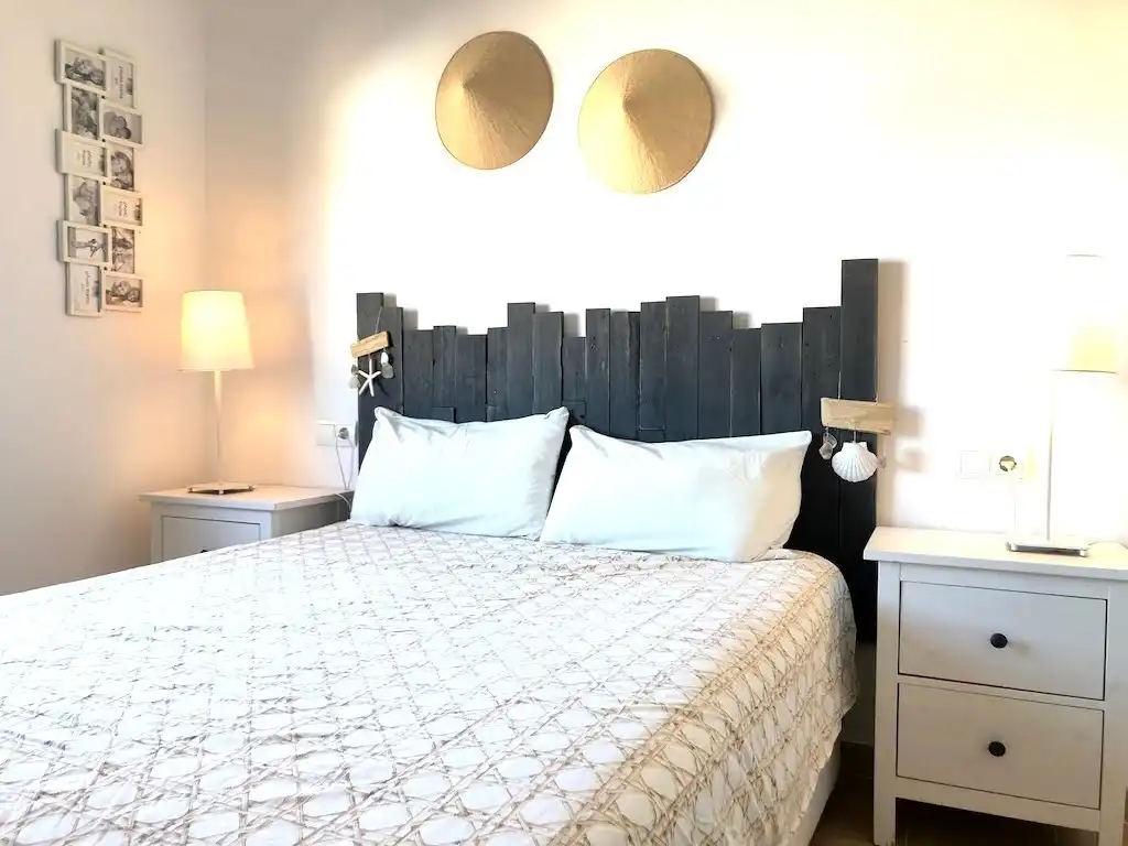 Dormitori de Apartament de lloguer en Calonge i Sant Antoni amb Terrassa i Moblat