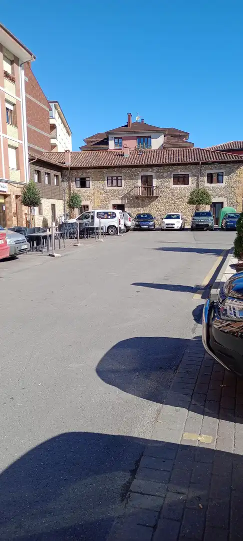 Local comercial en alquiler en Parres, imagen 3