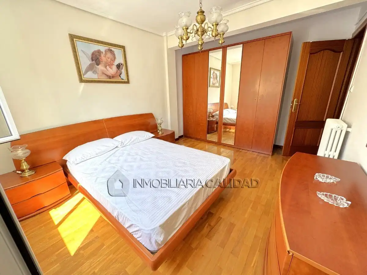 Habitación de Piso de alquiler en Burgos con Calefacción y Amueblado