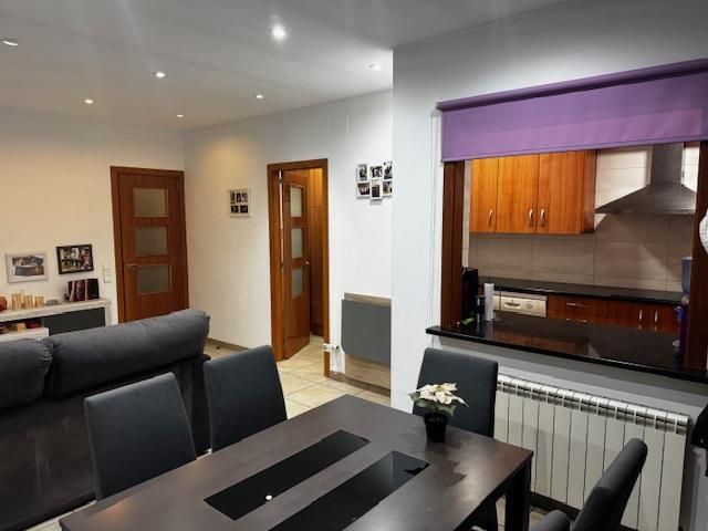 Comedor de Dúplex en venta en Santa Eugènia de Berga con Calefacción y Horno